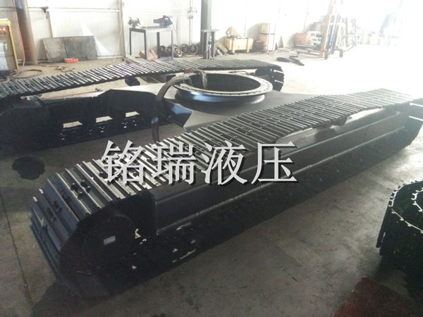 15噸螺旋打樁機(jī)用履帶底盤